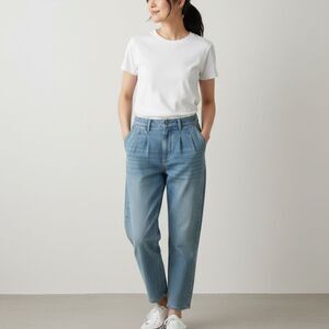 Levi's Relaxed Fit Pleated Light Blue Jeans Size 24 NWT